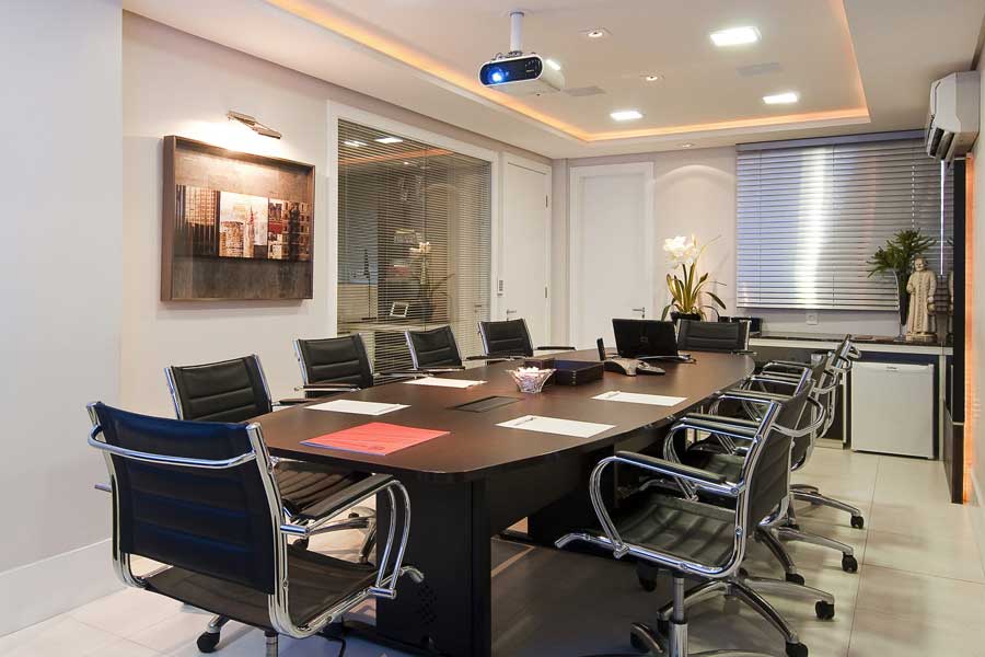 advogado de revisional sala reuniao